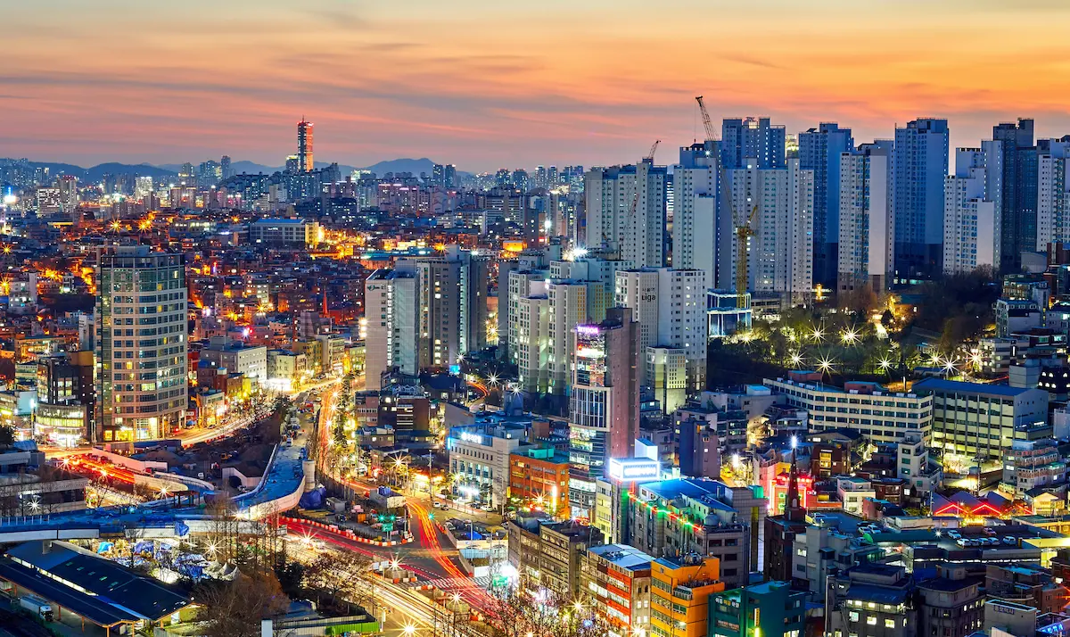 Seoul skyline at sunset showing city connectivity and urban coverage in South Korea 2026