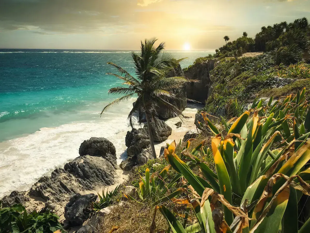 Tulum Mexico playa caribe ruinas donde falla internet eSIM 2026